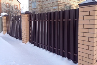 Забор из евроштакетника в шахматном порядке 30 метров фото в Восходе
